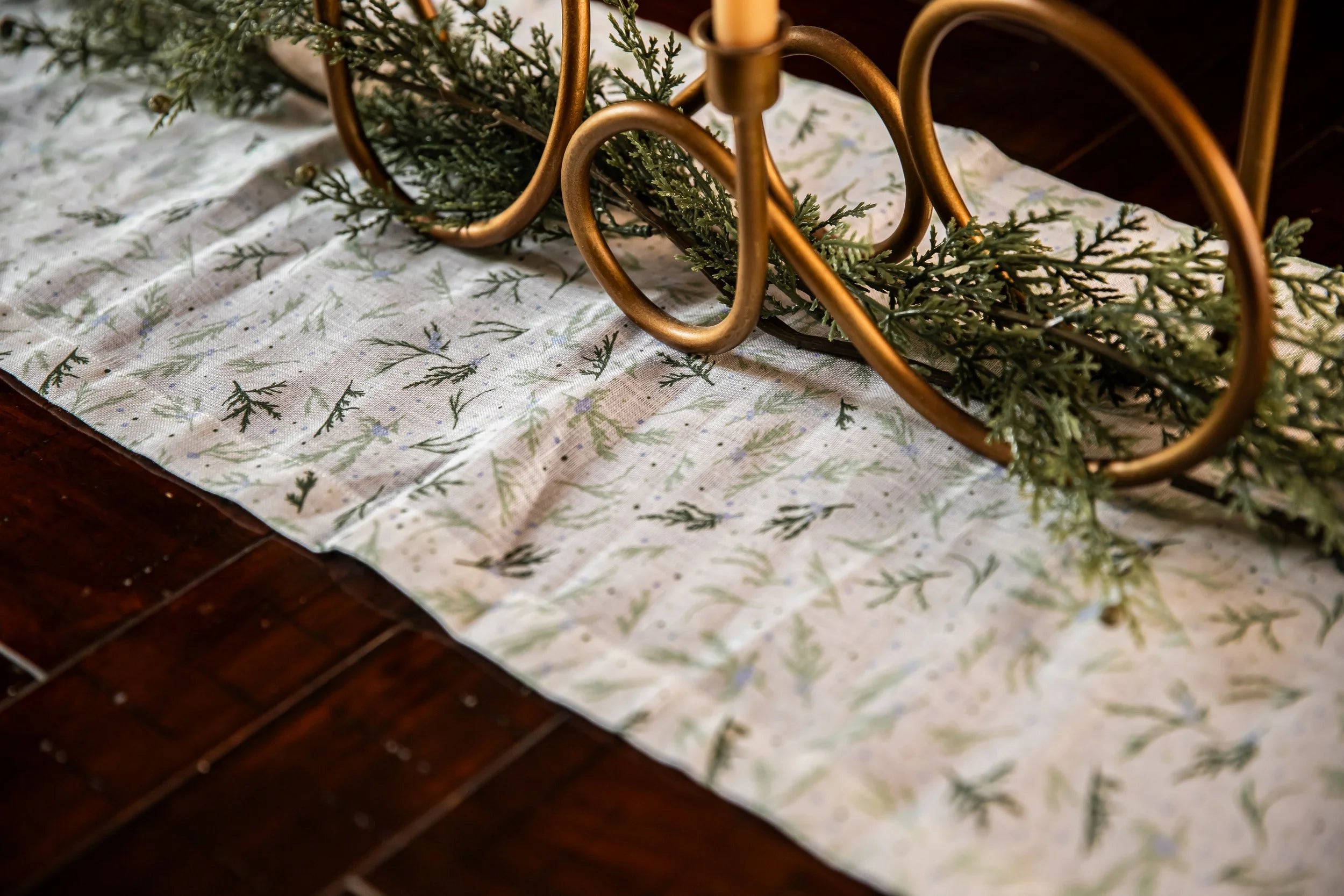 Juniper + Berries Holiday Linen Table Runner (60")
